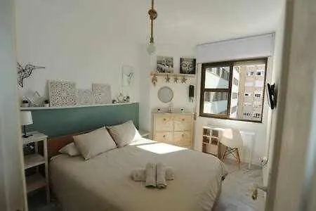 Encantador Apartamento Frente A La Playa Victoria *