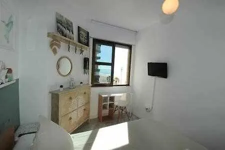 Encantador Apartamento Frente A La Playa Victoria Apartment *