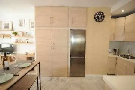 Encantador Apartamento Frente A La Playa Victoria 아파트 *